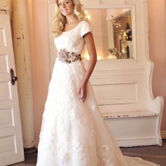 31 modest_wedding_dresses_4_of_23